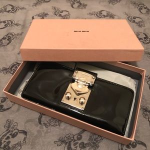 Patent Miu Miu Lock Wallet w/ Accessories🔥🔥